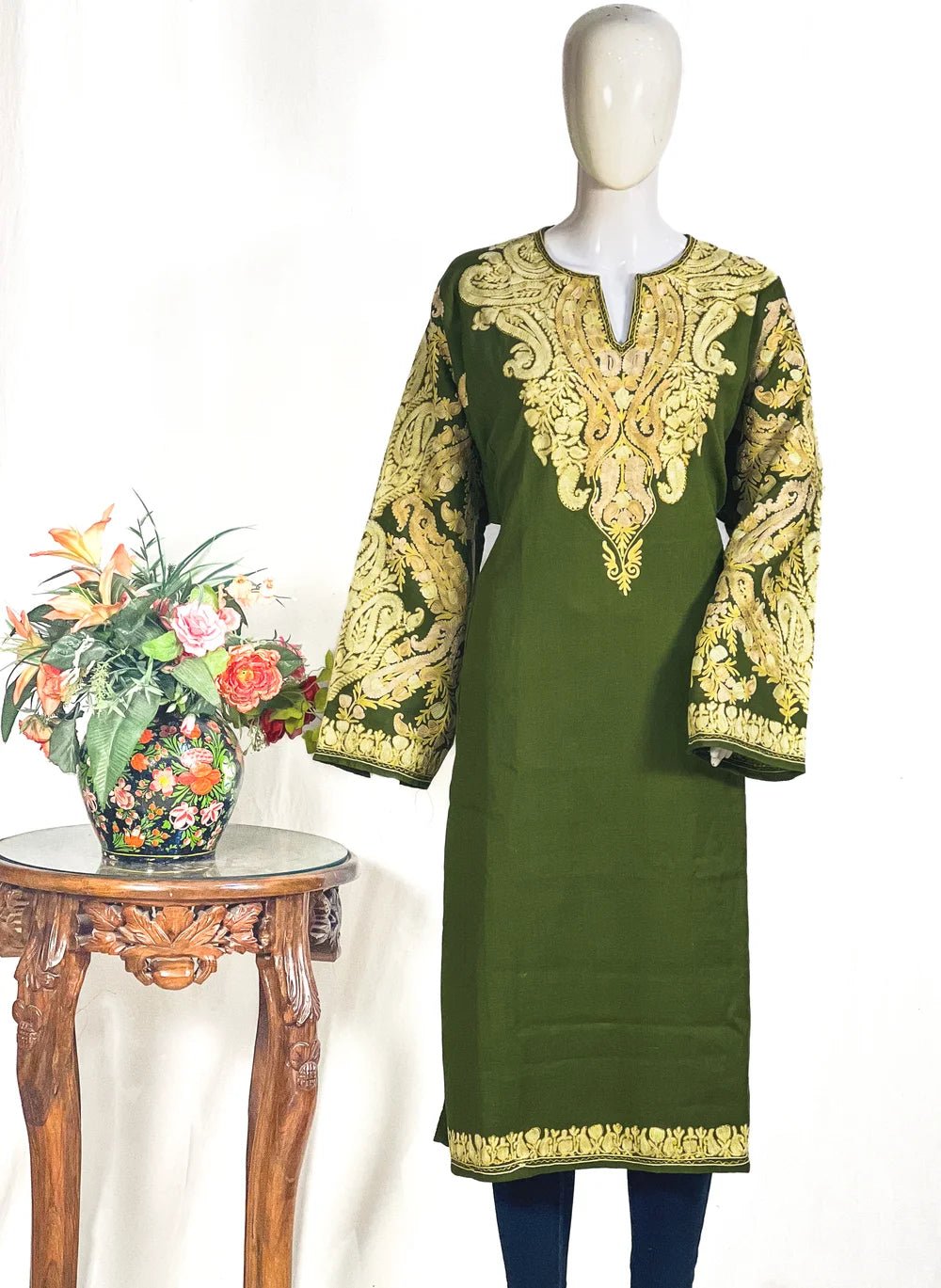 Phiran With Aari And Zari Embroidery