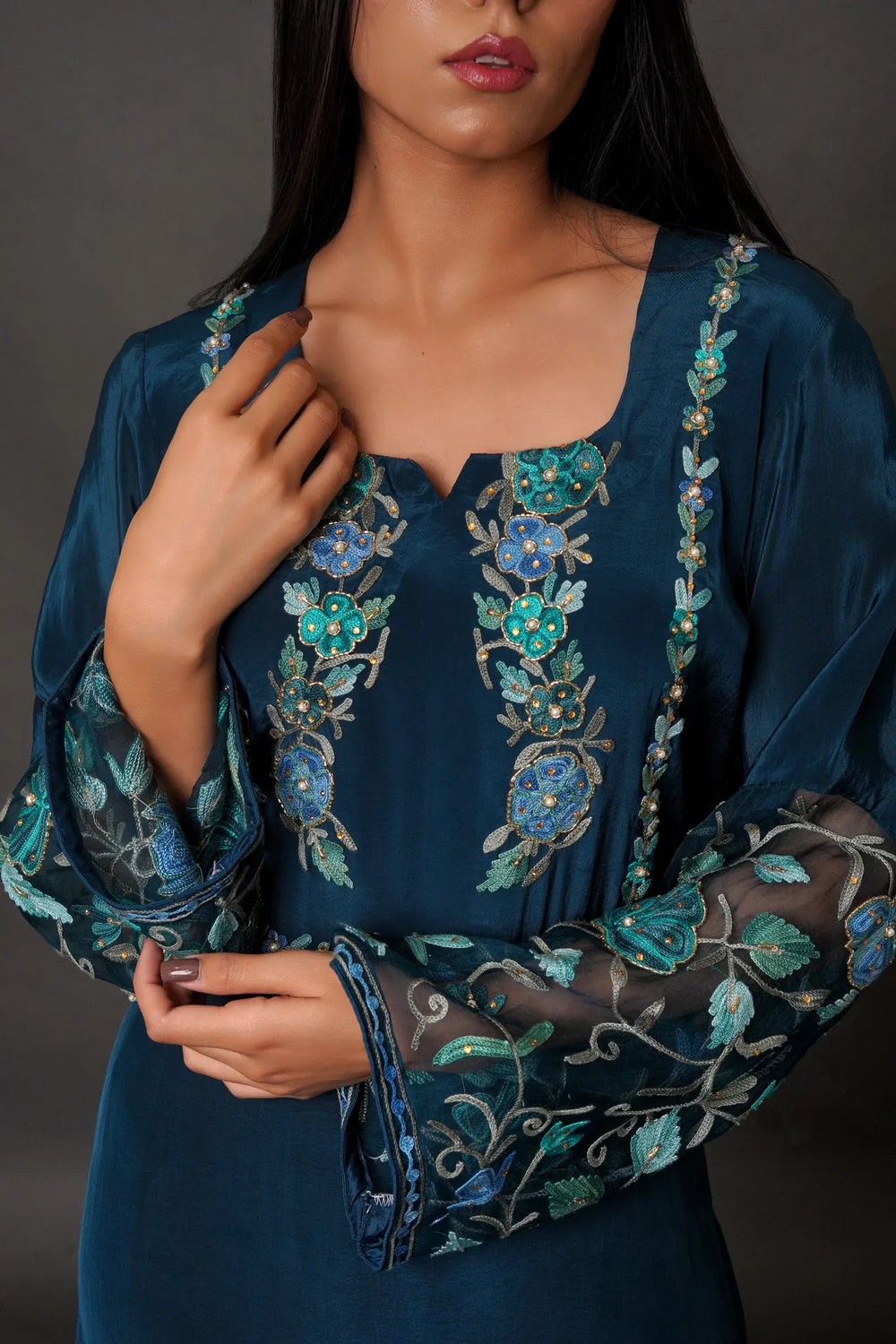 Kurta with Kashmiri Aari and Kardana Highlighting