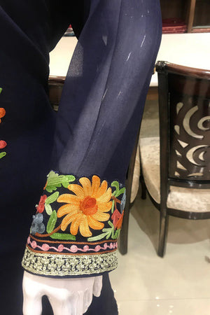 Tilla Chaputri Aari Neck Kashmiri Salwar Suit