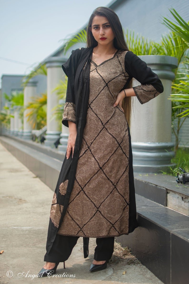 Traje salwar con diseño barfi de hilo de seda