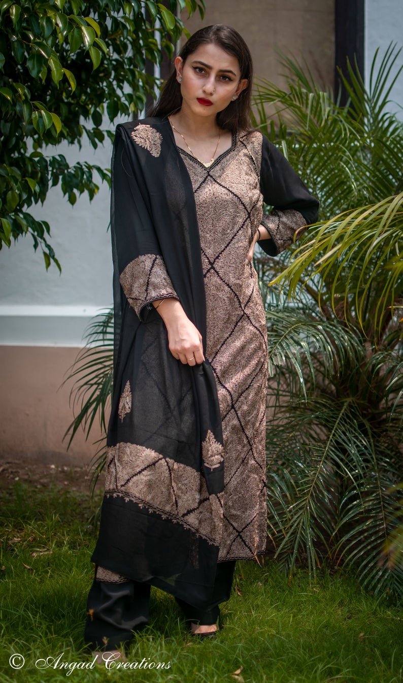 Traje salwar con diseño barfi de hilo de seda