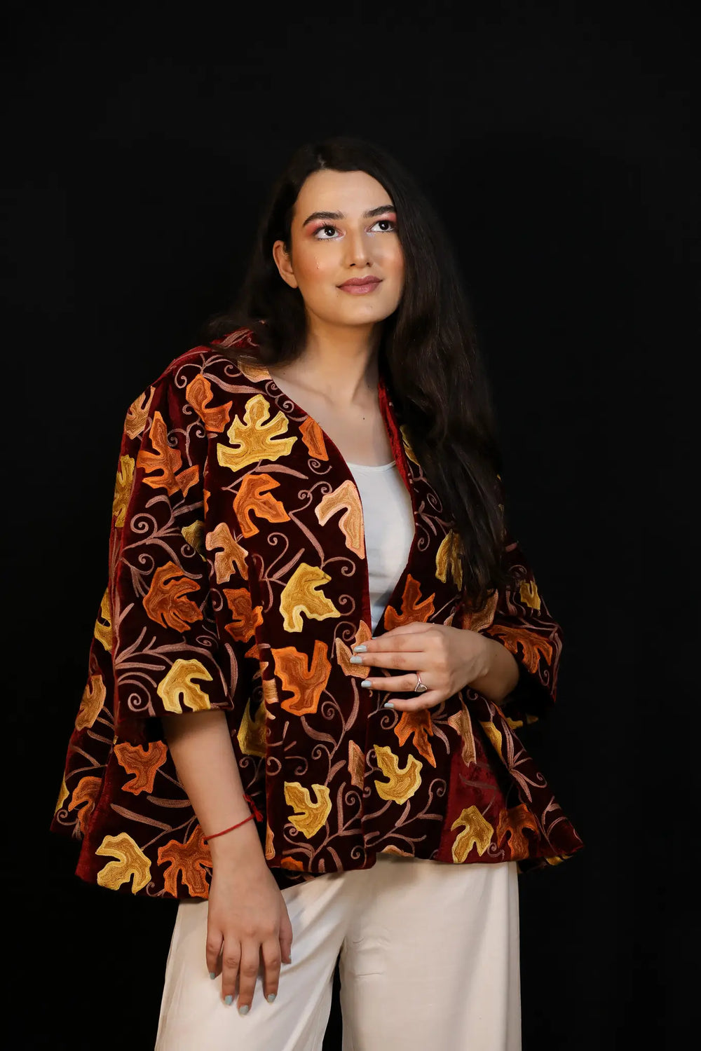 Chaqueta con vuelo de hoja de arce