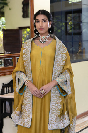 Gulebahar – Blossoms in Silk