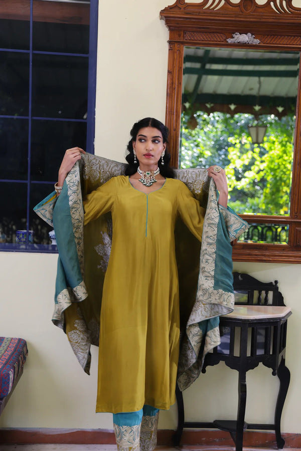 Gulebahar – Blossoms in Silk