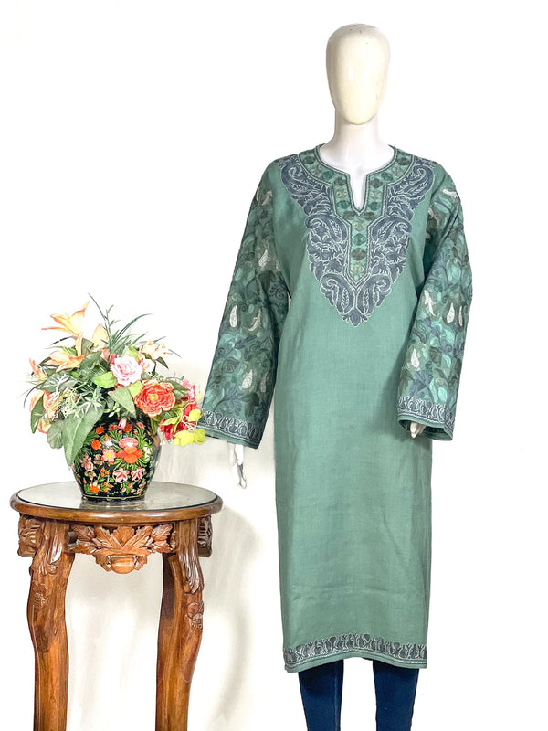 Phiran With Aari And Zari Embroidery