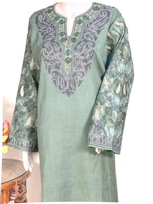 Phiran With Aari And Zari Embroidery