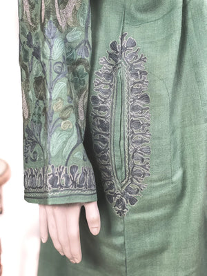 Phiran With Aari And Zari Embroidery