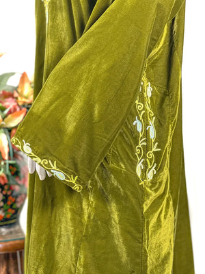 Velvet Phiran with Kashmiri Aari Embroidery Velvet Phiran with Kashmiri Aari Embroidery