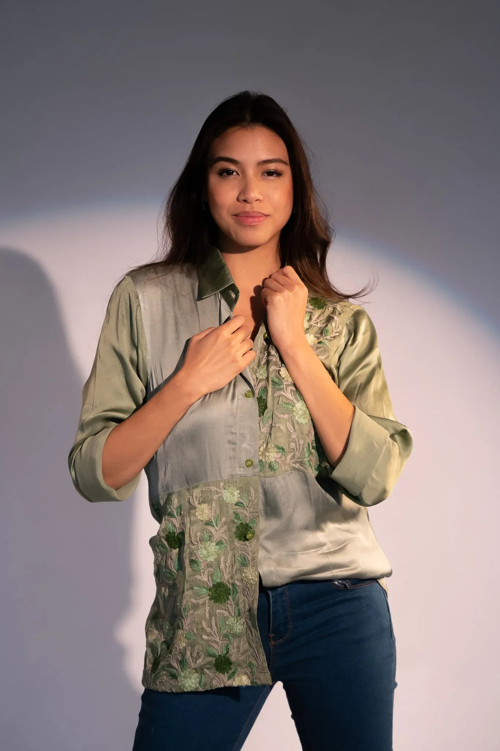Camisa con cuadros cuádruples bordados