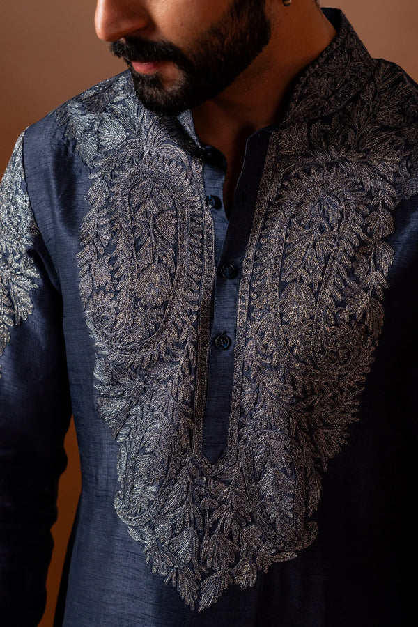 men in kurta pyjama