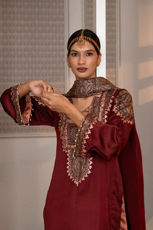 #Maroon - Upper-body close-up showing zari-embroidered v-neck yoke and dupatta with allover paisley zari pattern draped at neckline