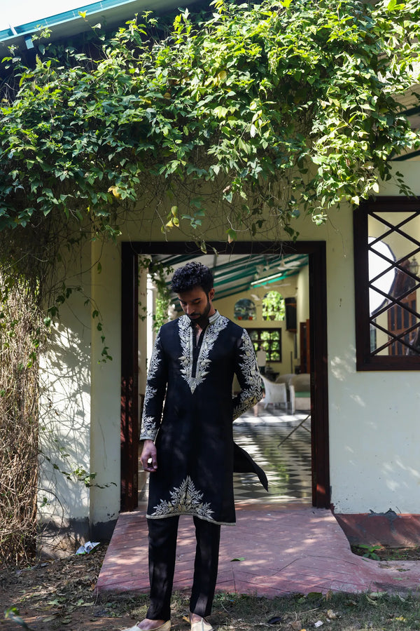 Zarposh – Cloaked in Gold