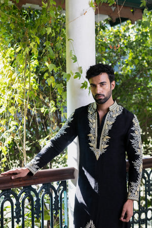 Zarposh – Cloaked in Gold