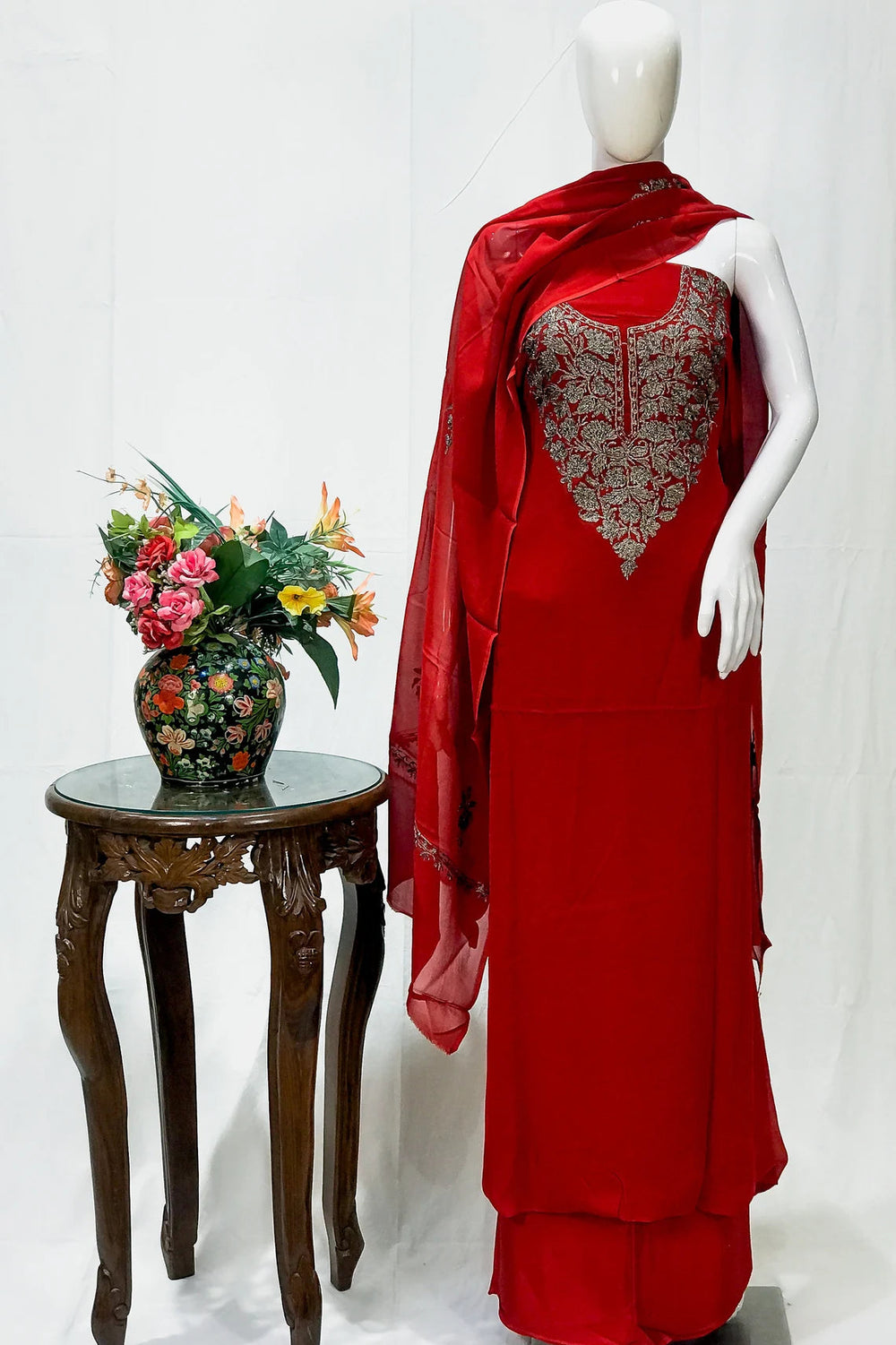Traje salwar de Cachemira con bordado de hilo zari