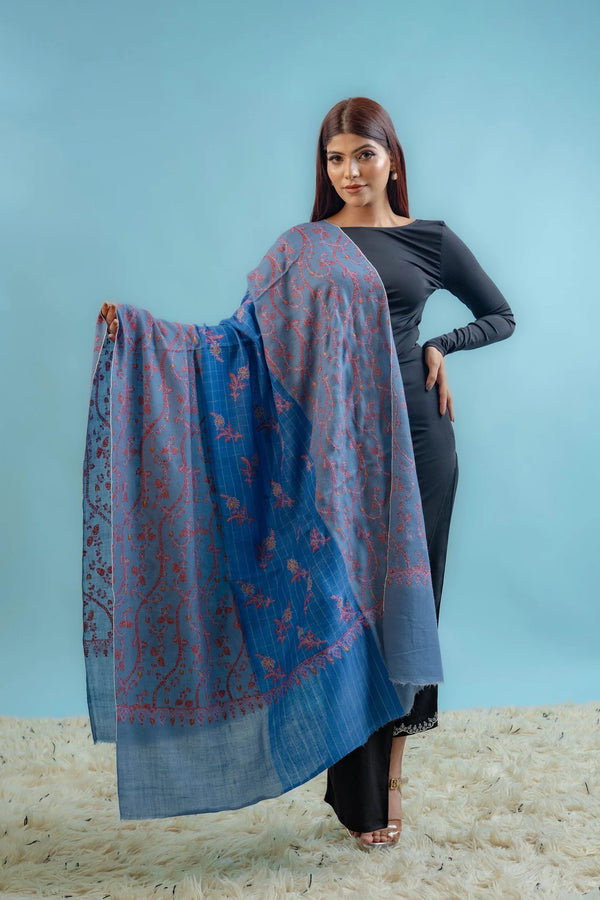 Full-length drape of the dual blue pashmina shawl showing the jaal from end to end